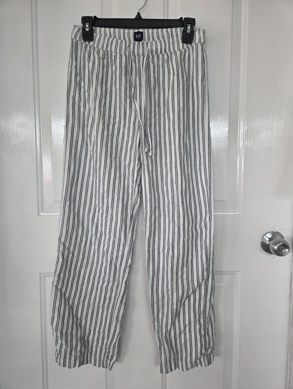 GAP Womans Lounge XS Pants with Gray Vertical Stripes